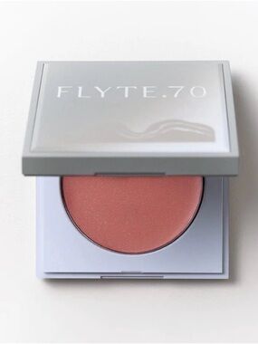 Flyte.70 : HazyCheek Crème - Tenderness (Neutral Blushed Rose)